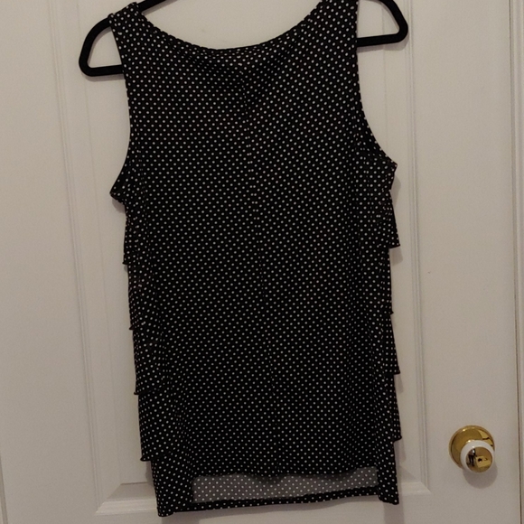 Trendy ruffled polka dot sleeveless top - Picture 3 of 3
